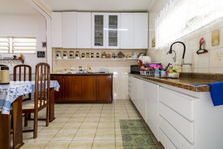 Casa à venda com 318m², 3 quartos e 4 vagas
