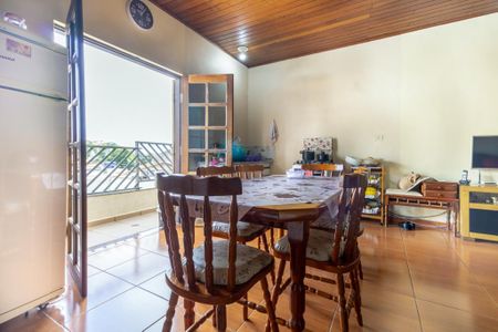 Casa à venda com 318m², 3 quartos e 4 vagas