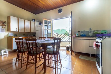 Casa à venda com 318m², 3 quartos e 4 vagas