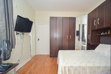 Casa à venda com 156m², 2 quartos e 3 vagas