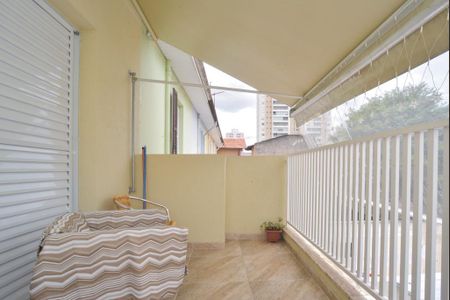 Casa à venda com 156m², 2 quartos e 3 vagas