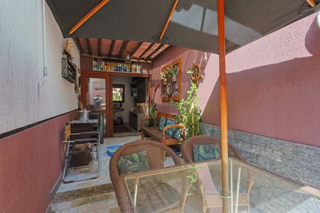 Apartamento à venda com 150m², 3 quartos e 1 vaga Apartamento à venda com 150m², 3 quartos e 1 vagaVaranda