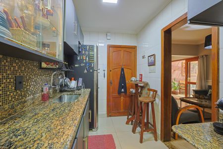 Apartamento à venda com 150m², 3 quartos e 1 vaga Apartamento à venda com 150m², 3 quartos e 1 vagaCozinha