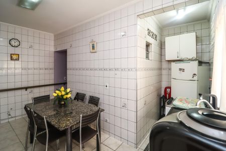 Casa à venda com 117m², 3 quartos e 2 vagas Casa à venda com 117m², 3 quartos e 2 vagasCozinha