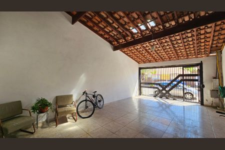 Casa à venda com 98m², 2 quartos e 2 vagas Casa à venda com 98m², 2 quartos e 2 vagasGaragem