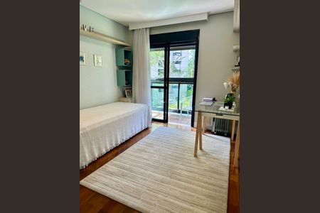 Apartamento à venda com 241m², 4 quartos e 4 vagas