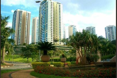 Apartamento à venda com 241m², 4 quartos e 4 vagas