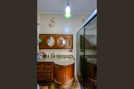 Casa à venda com 300m², 3 quartos e 4 vagasBanheiro da Suíte