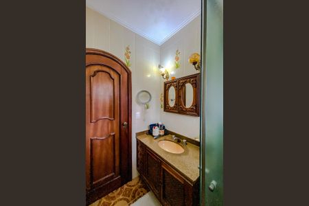 Casa à venda com 300m², 3 quartos e 4 vagasBanheiro 