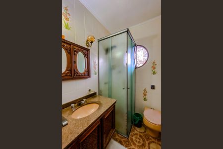 Casa à venda com 300m², 3 quartos e 4 vagasBanheiro 