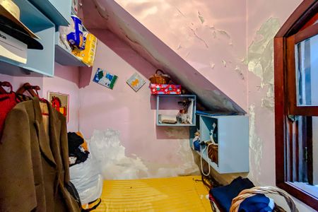 Casa à venda com 300m², 3 quartos e 4 vagasQuarto de Serviço