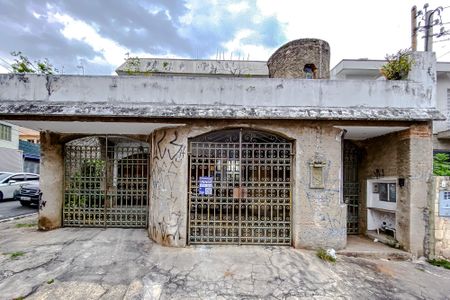 Casa à venda com 300m², 3 quartos e 4 vagasFachada - Plaquinha