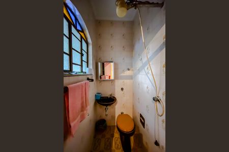 Casa à venda com 300m², 3 quartos e 4 vagasBanheiro de serviço