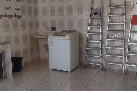Casa à venda com 160m², 4 quartos e 4 vagas