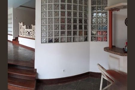 Casa à venda com 370m², 3 quartos e 4 vagas