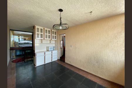 Casa à venda com 340m², 5 quartos e 4 vagasCozinha