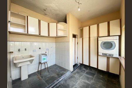 Casa à venda com 340m², 5 quartos e 4 vagasÁrea de Serviço