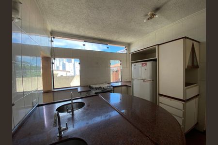 Casa à venda com 340m², 5 quartos e 4 vagasCozinha