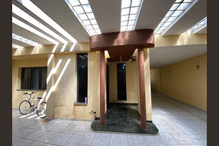 Casa à venda com 340m², 5 quartos e 4 vagasÁrea Externa