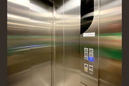 Apartamento à venda com 144m², 2 quartos e 2 vagas Apartamento à venda com 144m², 2 quartos e 2 vagasElevador