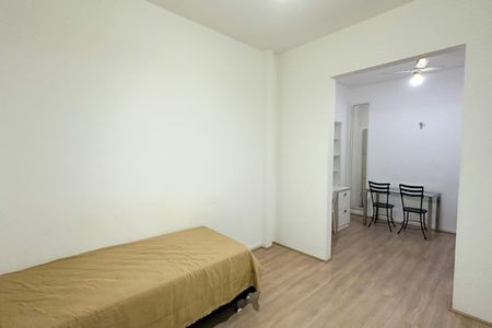 Studio à venda com 40m², 1 quarto e sem vaga Studio à venda com 40m², 1 quarto e sem vagaSala/Quarto