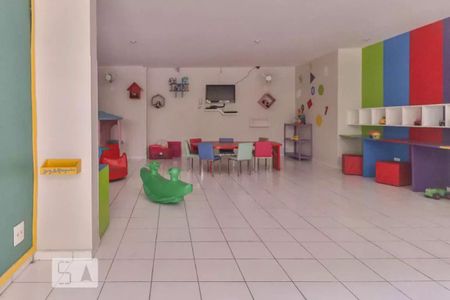 Apartamento à venda com 71m², 3 quartos e 1 vagaÁrea comum