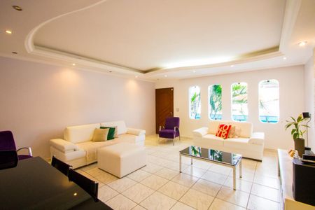 Casa à venda com 160m², 3 quartos e 3 vagasSala