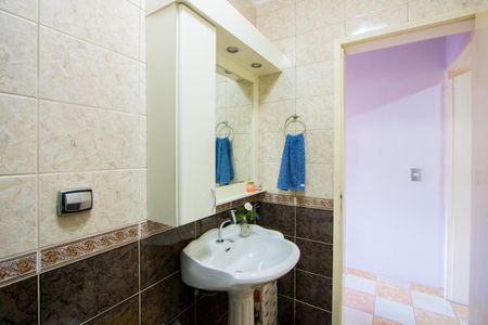 Casa à venda com 160m², 3 quartos e 3 vagasBanheiro social 1