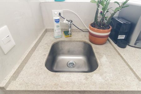 Apartamento à venda com 78m², 2 quartos e 1 vagaÁrea de Serviço