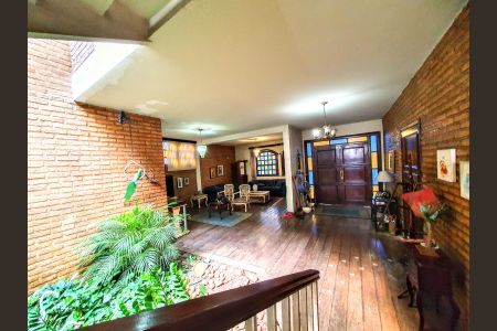 Casa à venda com 403m², 4 quartos e 2 vagas Casa à venda com 403m², 4 quartos e 2 vagasSala