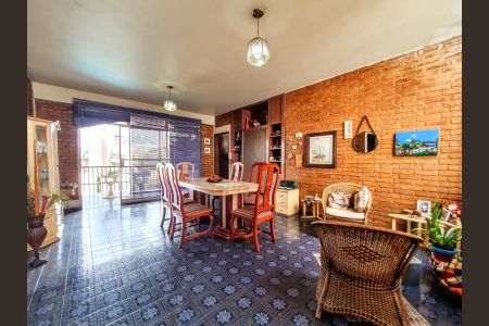 Casa à venda com 403m², 4 quartos e 2 vagas Casa à venda com 403m², 4 quartos e 2 vagasSala