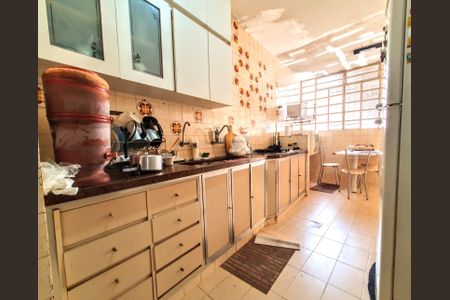 Casa à venda com 403m², 4 quartos e 2 vagas Casa à venda com 403m², 4 quartos e 2 vagasCozinha