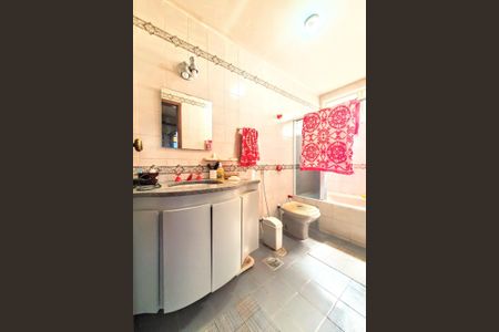 Casa à venda com 403m², 4 quartos e 2 vagas Casa à venda com 403m², 4 quartos e 2 vagasSuíte Banheiro