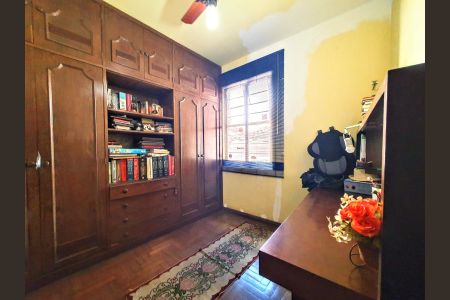 Casa à venda com 403m², 4 quartos e 2 vagas Casa à venda com 403m², 4 quartos e 2 vagasQuarto 3