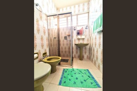 Casa à venda com 403m², 4 quartos e 2 vagas Casa à venda com 403m², 4 quartos e 2 vagasBanheiro 2