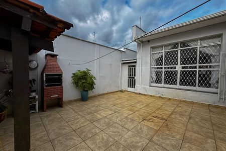 Casa à venda com 360m², 3 quartos e 3 vagas Casa à venda com 360m², 3 quartos e 3 vagasÁrea externa