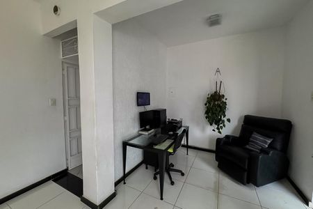 Casa à venda com 360m², 3 quartos e 3 vagas Casa à venda com 360m², 3 quartos e 3 vagasSala