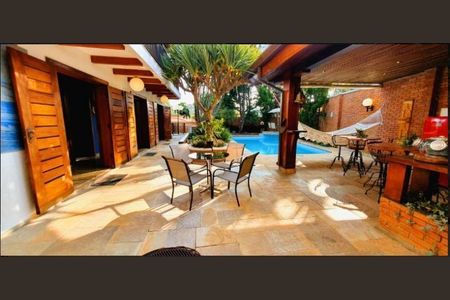 Casa à venda com 800m², 5 quartos e 4 vagasFoto 04