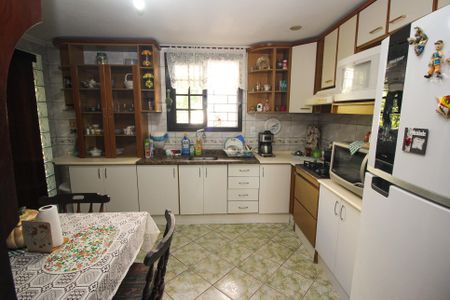 Casa à venda com 220m², 4 quartos e 2 vagas Casa à venda com 220m², 4 quartos e 2 vagasCozinha