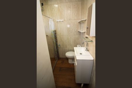 Casa à venda com 220m², 4 quartos e 2 vagas Casa à venda com 220m², 4 quartos e 2 vagasBanheiro 2