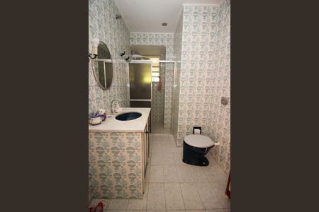 Casa à venda com 220m², 4 quartos e 2 vagas Casa à venda com 220m², 4 quartos e 2 vagasBanheiro 1