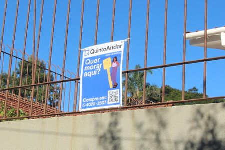 Casa à venda com 220m², 4 quartos e 2 vagas Casa à venda com 220m², 4 quartos e 2 vagasPlaca