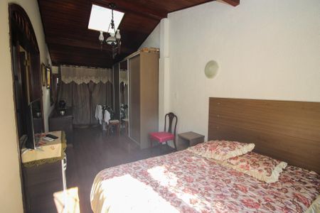 Casa à venda com 220m², 4 quartos e 2 vagas Casa à venda com 220m², 4 quartos e 2 vagasQuarto 3