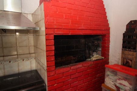 Casa à venda com 220m², 4 quartos e 2 vagas Casa à venda com 220m², 4 quartos e 2 vagasChurrasqueira