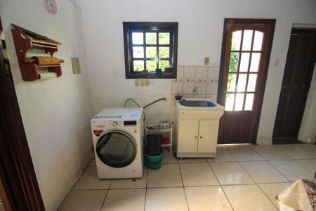 Casa à venda com 220m², 4 quartos e 2 vagas Casa à venda com 220m², 4 quartos e 2 vagasÁrea de Serviço