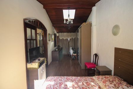 Casa à venda com 220m², 4 quartos e 2 vagas Casa à venda com 220m², 4 quartos e 2 vagasQuarto 3