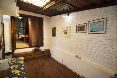 Casa à venda com 220m², 4 quartos e 2 vagas Casa à venda com 220m², 4 quartos e 2 vagasDespensa