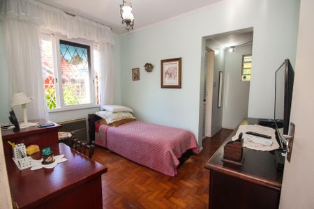 Casa à venda com 220m², 4 quartos e 2 vagas Casa à venda com 220m², 4 quartos e 2 vagas Suíte