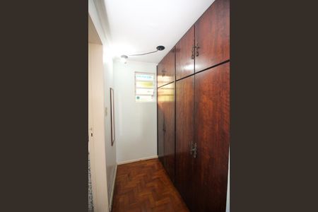 Casa à venda com 220m², 4 quartos e 2 vagas Casa à venda com 220m², 4 quartos e 2 vagasCloset da suíte