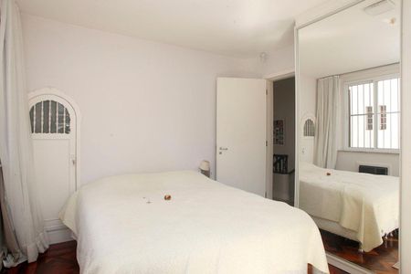 Casa à venda com 300m², 5 quartos e 5 vagasQuarto 3 Suíte